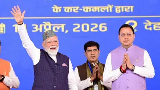 प्रधानमंत्री नरेन्द्र मोदी के साथ मुख्यमंत्री पुष्कर सिंह धामी। फाइल फोटो