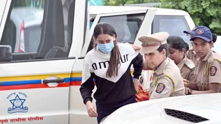 सिया की 'सीक्रेट चैट्स' डिकोड करेगी पुलिस