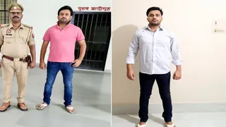 कौशांबी जिले के संदीपनघाट थाना पुलिस की हिरासत में आरोपित शाद व सवलू। सौ : पुलिस मीडिया सेल