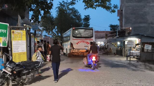 खगड़िया में भारी वाहनों पर लगेगी लगाम, 68 सड़कों पर लगाए जाएंगे बैरियर
