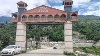 कुल्लू का भूतनाथ पुल असुरक्षित घोषित कर दिया गया है।