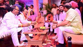 डिप्टी सीएम ब्रजेश पाठक के सरकारी आवास पर मैंगो पार्टी आयोजित की गई