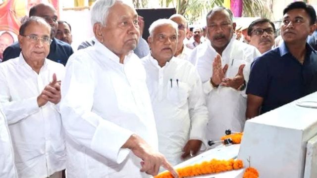 नीतीश कुमार ने नालंदा को दी बड़ी सौगात: पेपर मिल की नई यूनिट से उत्‍पादन 3 गुना, 500 से अध‍िक को रोजगार 
