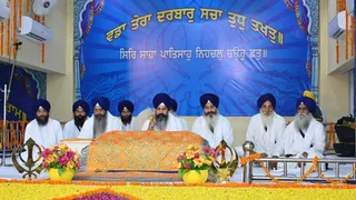 पंथक सम्मेलन के दौरान पाठ श्री मंजी साहिब हाल में चल रहा पाठ।