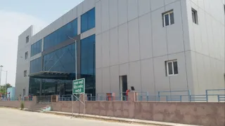 एशिया का सबसे बड़ी होलसेल फिश मार्केट में लगा ताला।