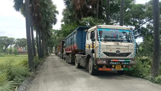 खनिज परिवहन। फोटो जागरण