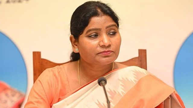 राष्ट्रीय जनजातीय आयोग ने रांची में रिम्स-2 के निर्माण पर लगाई रोक, कहा- आदिवासियों की जमीन पर चल रही सुनवाई 
