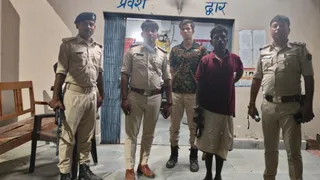 पुलिस गिरफ्त में आरोपित। सौ. पुलिस।