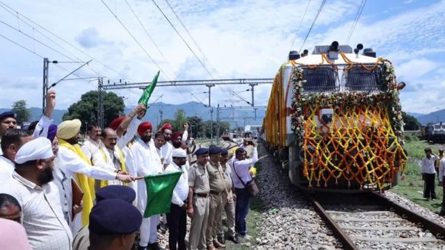रेल यात्रियों को बड़ी सौगात: टनकपुर-नांदेड एक्सप्रेस शुरू, पीलीभीत ट्रेन का शाहजहांपुर तक विस्तार