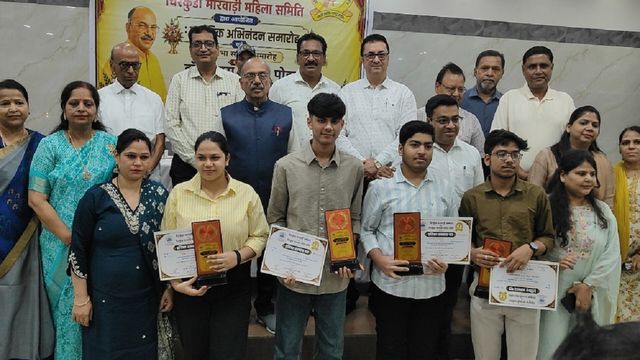 बंगाल के मंत्री अजय पोद्दार का आह्वान: जाति से पहले 'अग्रवाल' लिखे मारवाड़ी समाज, देश के विकास में निभाए अहम भूमिका
