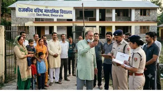 शिमला के सरकारी स्कूल में विवाद हो गया। (फोटो एआई से बनाया है)