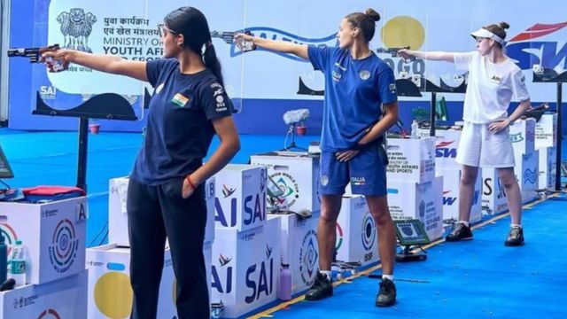 अलीगढ़: अब बेटियां भी दिखाएंगी सेंटर फायर और स्टैंडर्ड पिस्टल में दम, NRAI ने महिला शूटर्स के लिए स्पार्धाएं खोलीं