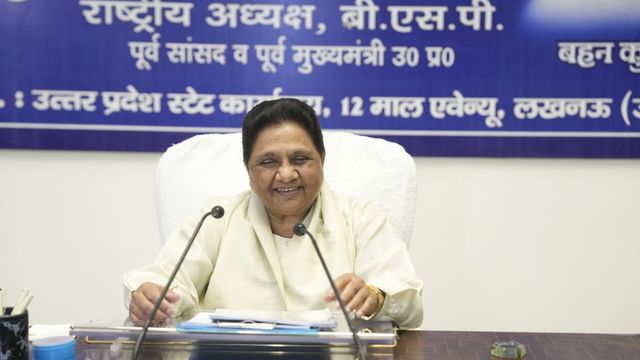 हाथरस में बसपा की नई अग्निपरीक्षा: बदले समीकरण के बीच वापसी की कठिन राह, रामवीर के बाद नेतृत्व का संकट
