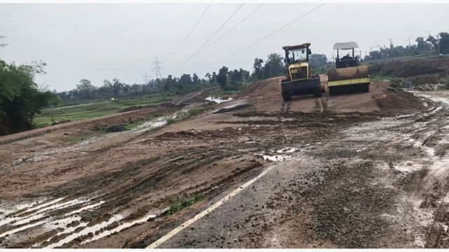 झारखंड में थर्ड रेल लाइन का निर्माण युद्धस्तर पर, धनबाद-बरवाडीह ट्रैक से कोयला ढुलाई और यात्री सुविधा में होगा सुधार
