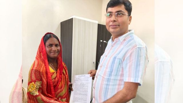 बगहा में घर बनाने वालों के लिए बड़ी खुशखबरी, 442 लाभुकों को मिली पहली किस्त
