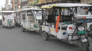 अज्ञात शरारती तत्वों की हरकत से चालक परेशान (फाइल फोटो)