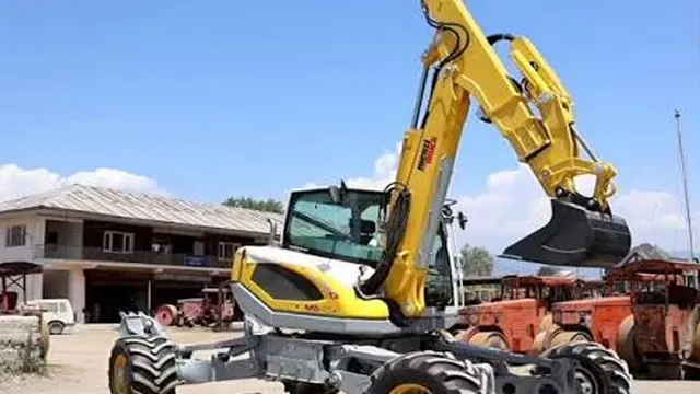 अमरनाथ यात्रा के जोखिम भरे रास्तों पर स्पाइडर एक्सकेवेटर तैनात।