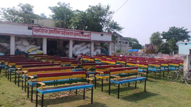 सीतामढ़ी में सिंगल यूज प्लास्टिक से बन रहे इको-फ्रेंडली फर्नीचर, कचरे से हो रही कमाई
