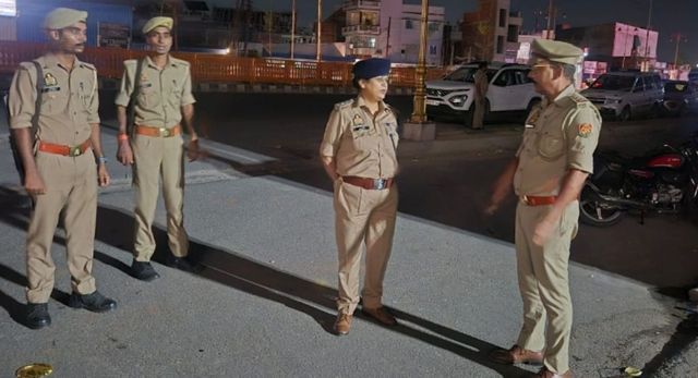 गोरखपुर में प्रतियोगी छात्र को पीटकर सड़क किनारे फेंका, हालत गंभीर