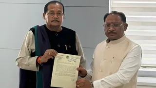 वित्त मंत्री राधाकृष्ण किशोर ने छत्तीसगढ़ के मुख्यमंत्री से बूढ़ा पहाड़ पर सड़क निर्माण के लिए अनापत्ति प्रमाण पत्र मांगा।