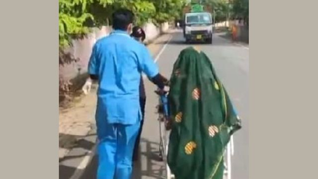 कीर्ति के लिए 300M की दूरी जानलेवा बनी: टूटती सांसों की डोर को नहीं मिली एंबुलेंस, फिरोजाबाद में स्ट्रेचर पर तोड़ा दम
