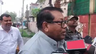 झारखंड सरकार के पूर्व वित्त मंत्री रामेश्वर उरांव पहुंचे ईडी कार्यालय। फोटो- जागरण