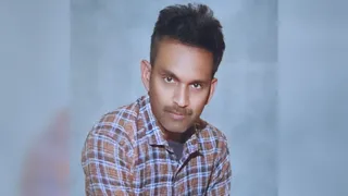 युवक ने ट्रेन के आगे कूदकर जान दी।