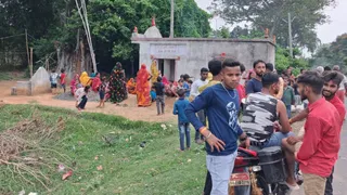 आसमान में बादलों का डेरा, लेकिन बूंदाबांदी से आगे नहीं बढ़ रही बारिश