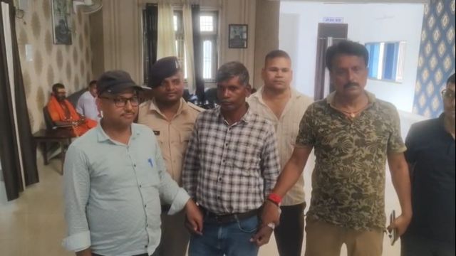 जहानाबाद में जमीन मापी के नाम पर घूसखोरी, निगरानी विभाग ने आमीन को रंगेहाथ किया गिरफ्तार 
