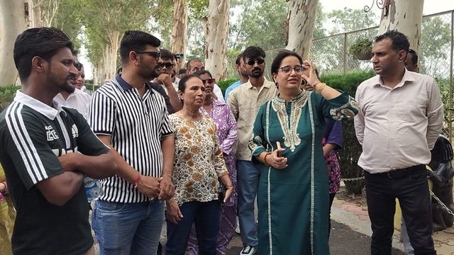 'राही हॉप' से ऑक्ट्राय पोस्ट पहुंचे अमरनाथ यात्रियों ने किए भारत-पाक सीमा के दीदार, बोले- 'यहां आकर गर्व महसूस हुआ'
