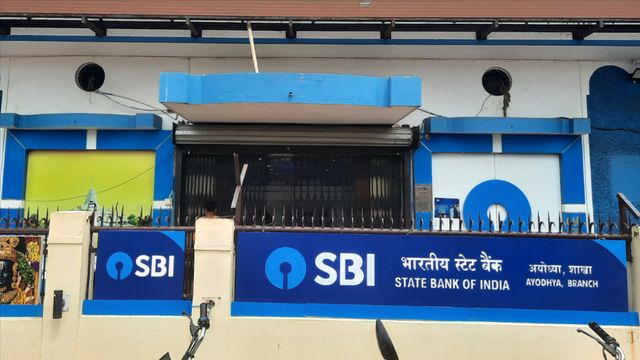 अयोध्या राम मंदिर चढ़ावे की गिनती में एसबीआई पर उठे सवाल, बिना टेंडर इस कंपनी को सौंप दी जिम्मेदारी
