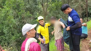 लगातार बारिश के बीच पुलिस, एसडीआरएफ, फायर, पीएसी व वन विभाग ने चलाया सघन सर्च अभियान। जागरण