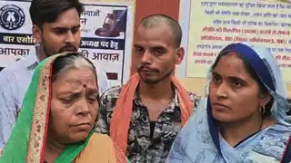 दोषी पुलिसकर्मियों की गिरफ्तारी की मांग