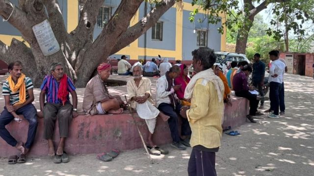 बिहार के किसानों की बढ़ी टेंशन! जमीन अपने नाम नहीं तो अटक सकता योजनाओं का लाभ, पंजीकरण में नई शर्तों से हड़कंप
