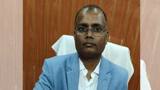 केवटी प्रखंड के बीडीओ चंद्रमोहन पासवान ।