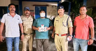 पुलिस की गिरफ्त में आरोपी। जागरण