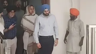 जांच करने पहुंची SIT।