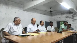 शिविर में शामिल पदाधिकारी। फोटो जागरण