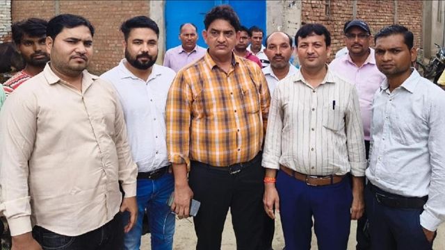 औरैया में संदिग्ध परिस्थितियों में ढाई माह के बच्चे की मौत, टीके पर उठे सवाल; स्वास्थ्य विभाग ने दी सफाई
