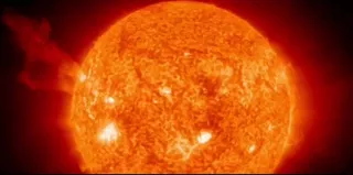 सूर्य का नया सन स्पॉट एआर 4482 पृथ्वी की ओर, बड़े सौर तूफान का खतरा