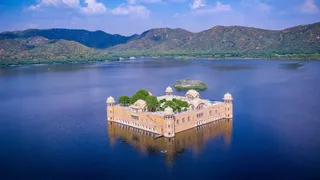 जयपुर के 'जल महल' की कहानी, जहां राजा मनाते थे पिकनिक (Image Source: Incredible India)