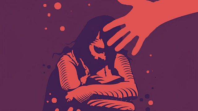 दुकान ले जाने के बहाने 7 साल की बच्ची से स्कूल में दुष्कर्म, ग्रामीणों ने पकड़ा तो आरोपित को छुड़ा ले गए कुछ लोग
