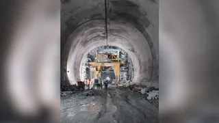 निर्माणाधीन सिलक्यारा-पोलगांव सुरंग। स्रोत निर्माण कंपनी