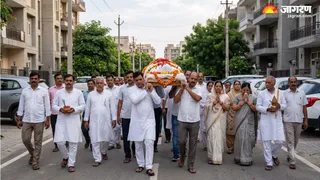 अंतिम संस्कार से लौटने के बाद घर की शुद्धि के लिए उपाय (Picture Credit: AI Generated)