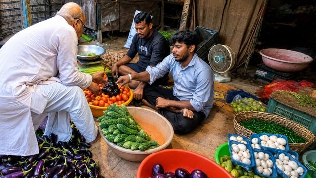 अरवल में बारिश और उमस की मार: आसमान पर पहुंचे हरी सब्जियों के दाम, धनिया पत्ता ₹280 और अदरक ₹200 किलो
