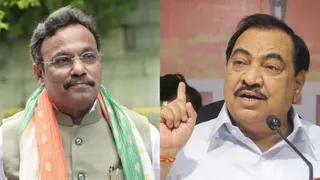 विनोद तावड़े की मुंबई में एकनाथ खडसे से मुलाकात