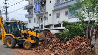 सड़क चौड़ीकरण को रांची नगर निगम ने चलाया अभियान। (फोटो: जागरण)