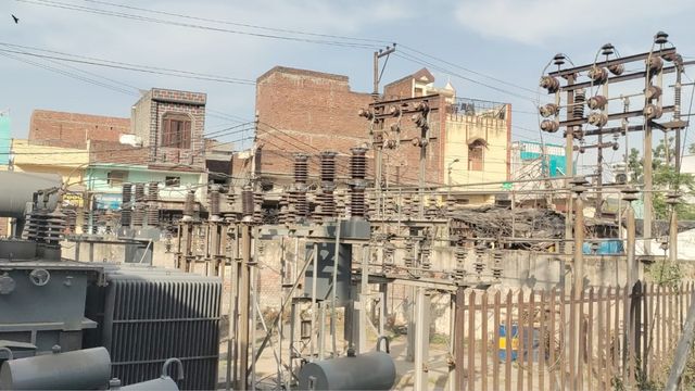 यूपी में झमाझम बारिश का कमाल: धड़ाम से गिरा बिजली का लोड, बिजली विभाग ने ली राहत की सांस!
