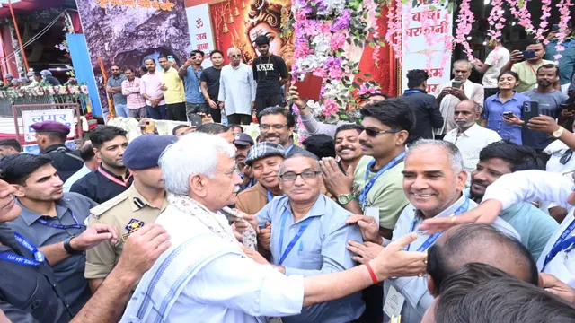 अमरनाथ यात्रा पर बड़ा एलान, फर्जी रजिस्ट्रेशन और ज्यादा वसूली करने वालों की खैर नहीं, LG सिन्हा ने खुद संभाली कमान