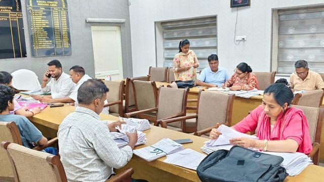 करनाल में SIR अभियान ने पकड़ी रफ्तार, 14 जुलाई तक पूरा कर लिया जाएगा सत्यापन
